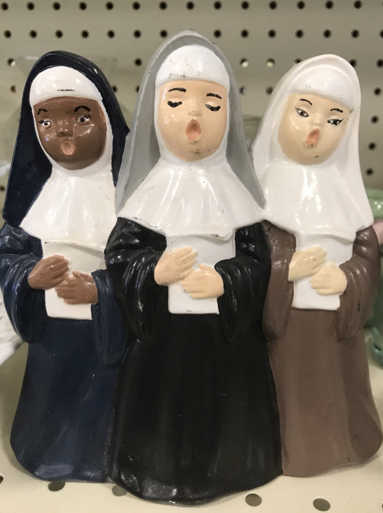 Ceramic of 3 nuns singing