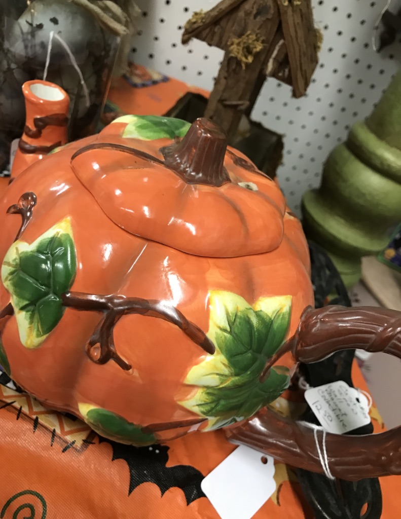 A fall pumpkin Tea Pot